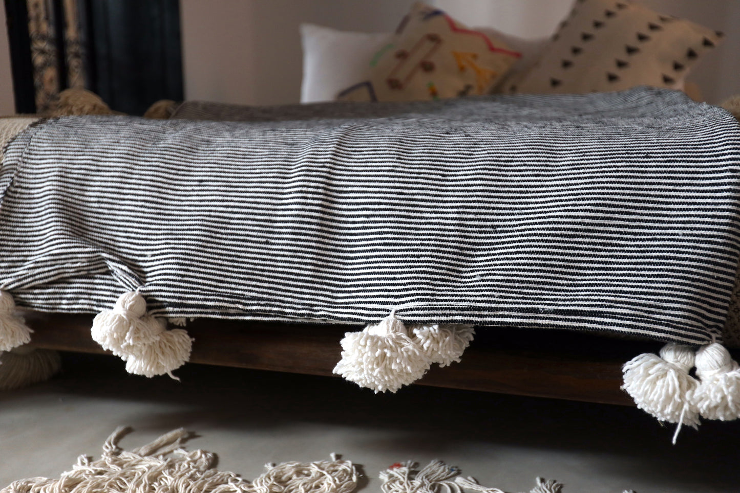 Plaid tissé à pompons - EYA