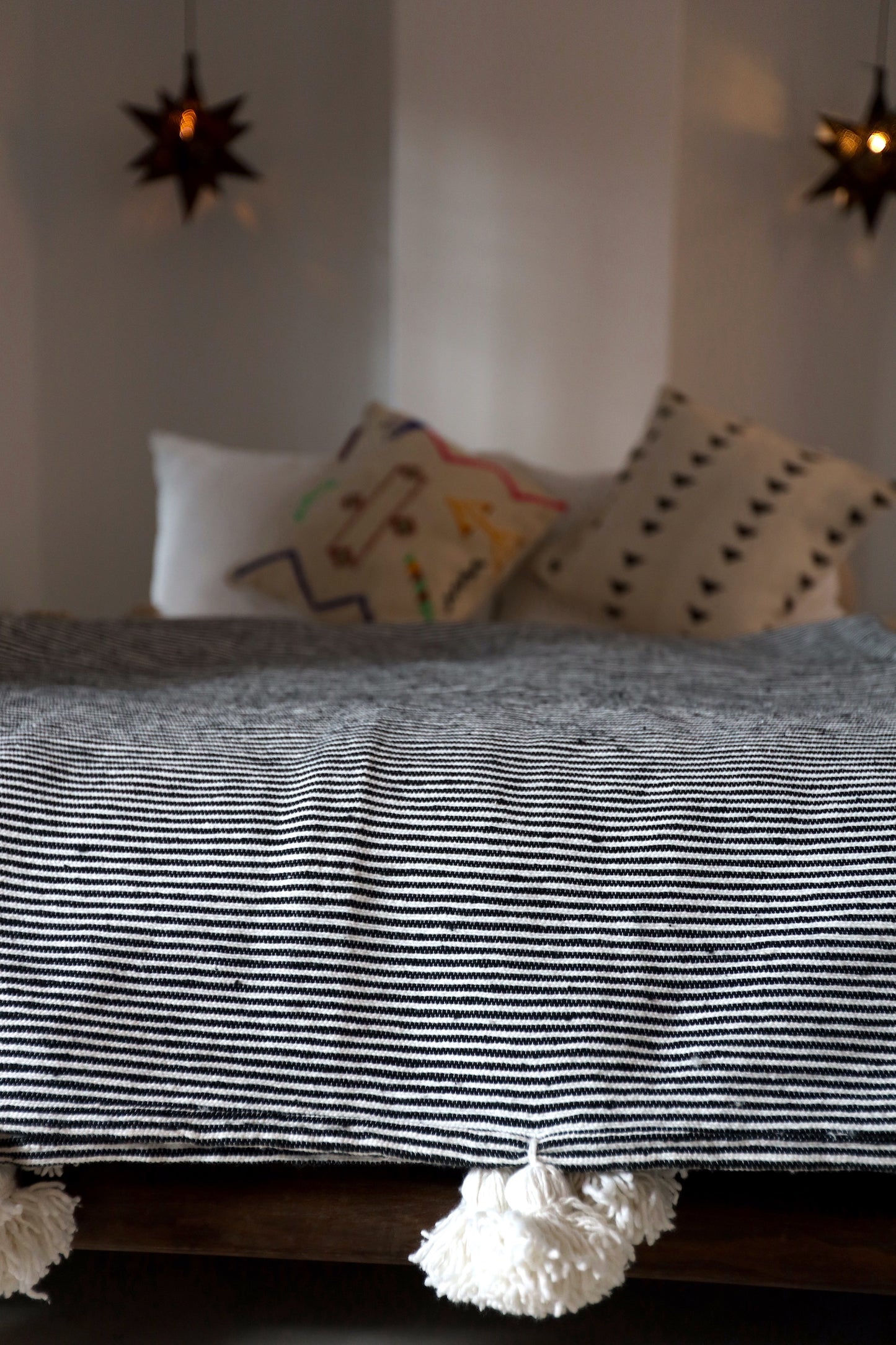 Plaid tissé à pompons - EYA