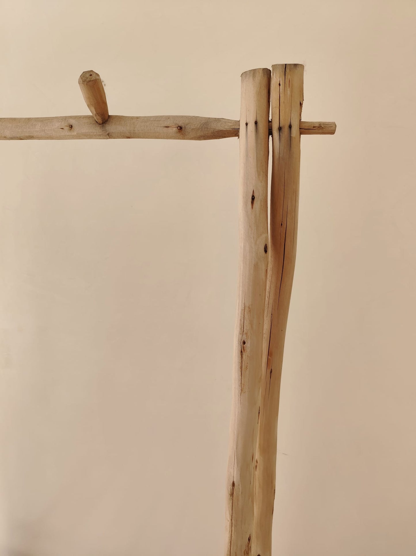 Portant à vêtements avec étagère