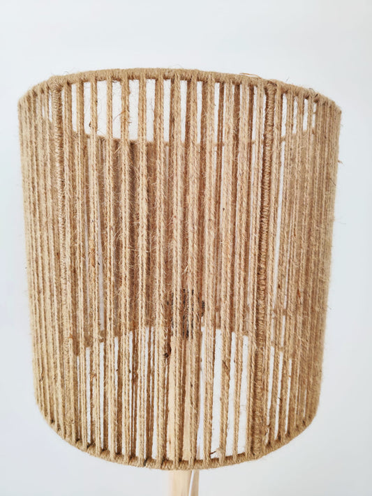 Lampadaire en bois et abat-jour cannage en fil de jute tressé main H155