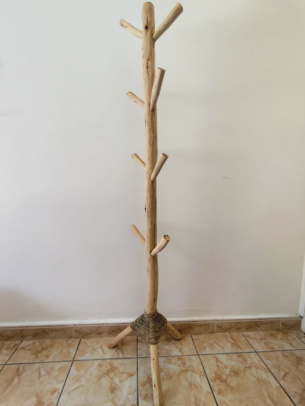 Porte manteau en bois d'eucalyptus