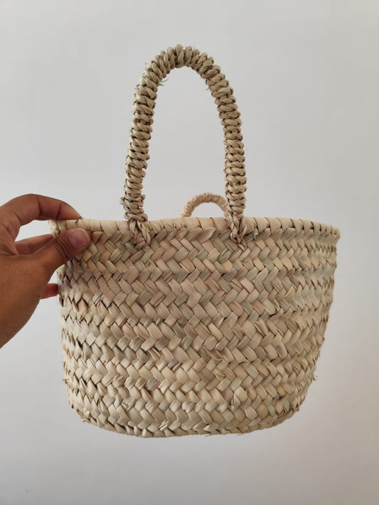 Panier de rangement tressé en feuille de palmier avec anse